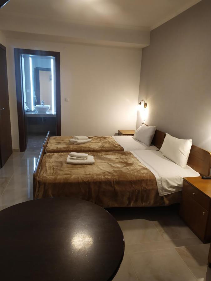 Smallhotel - Vevi エクステリア 写真