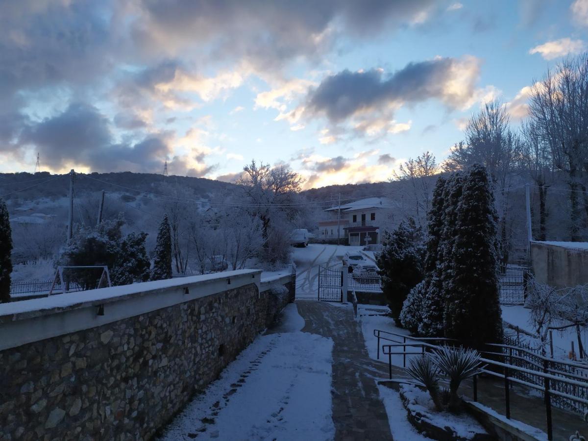 Smallhotel - Vevi エクステリア 写真