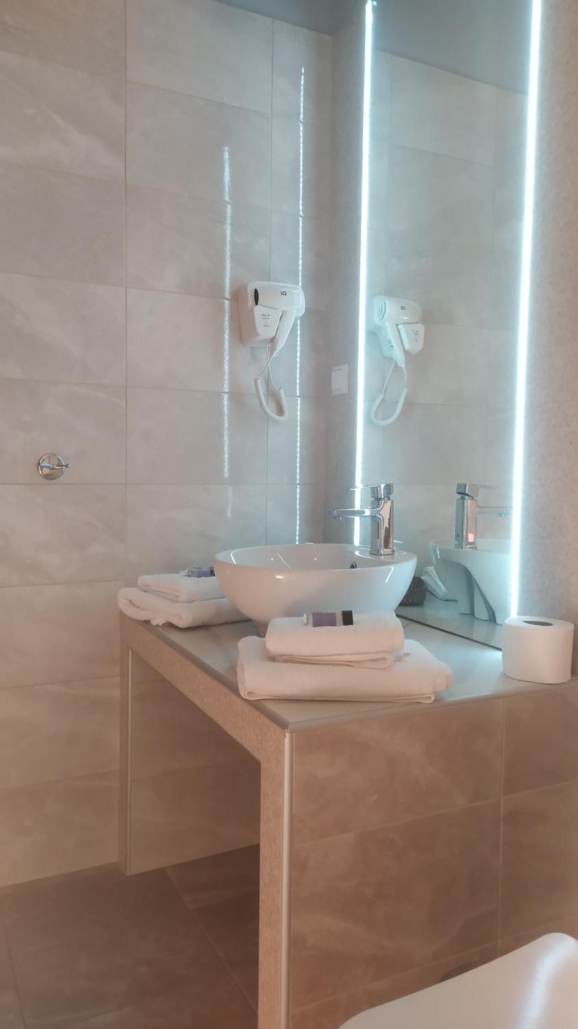 Smallhotel - Vevi エクステリア 写真