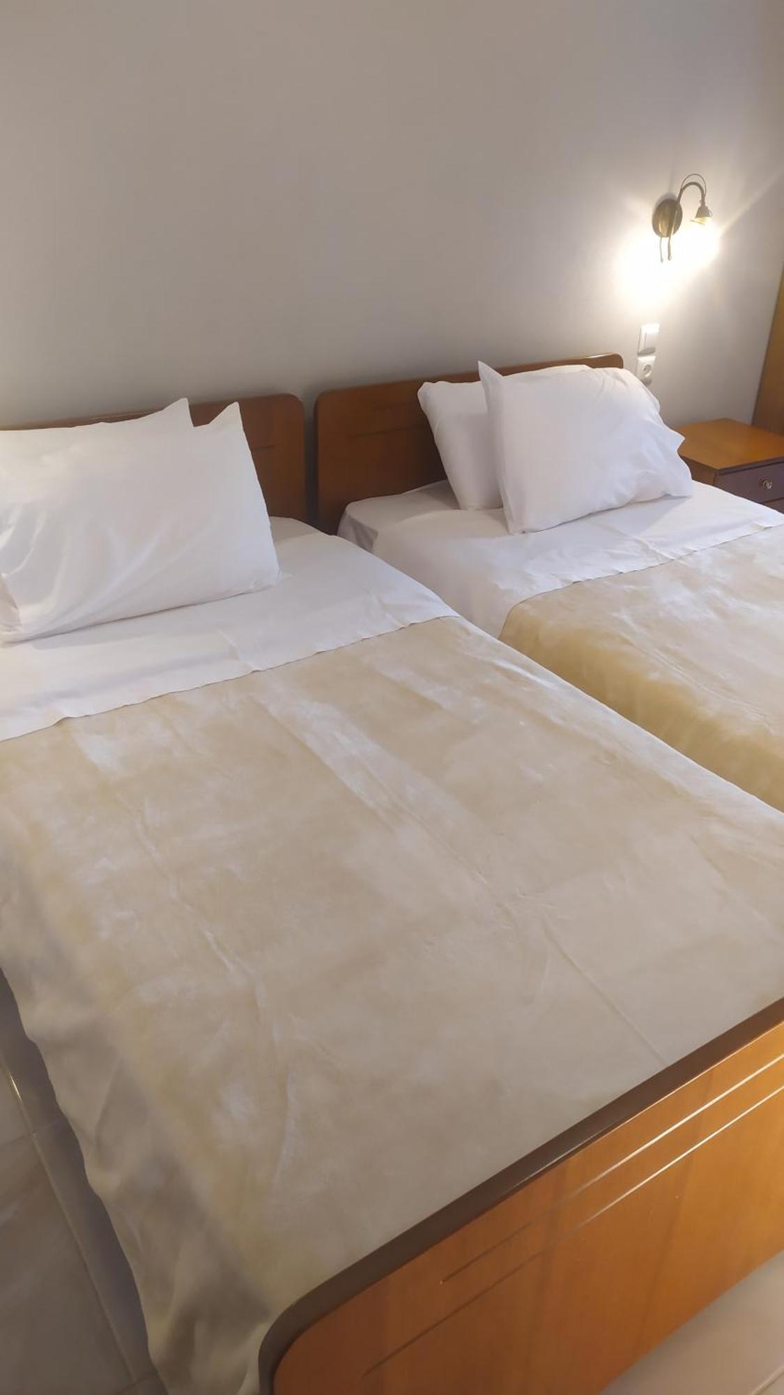 Smallhotel - Vevi エクステリア 写真